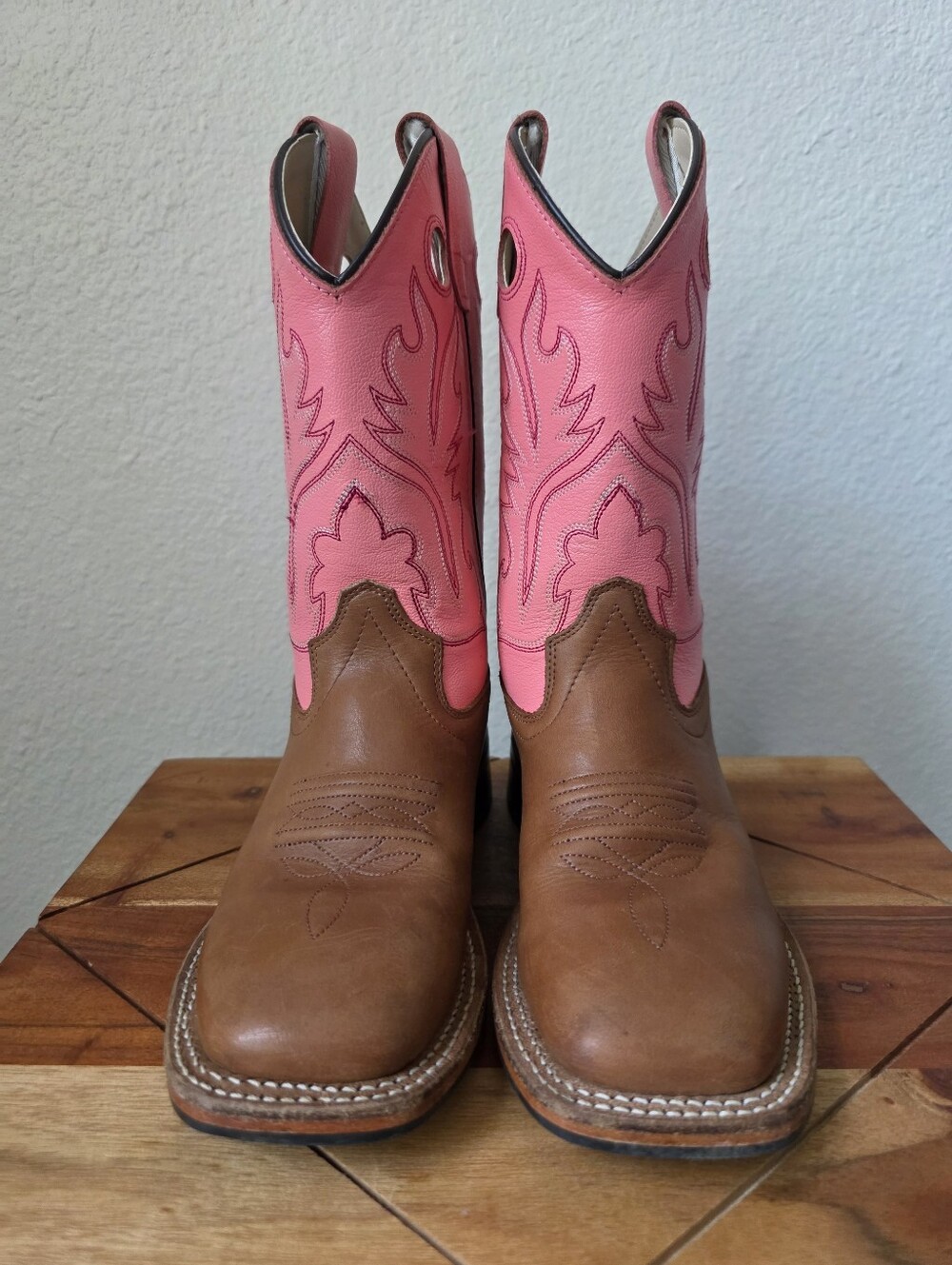 Old West Cowgirl Boots, Size 2, EUC